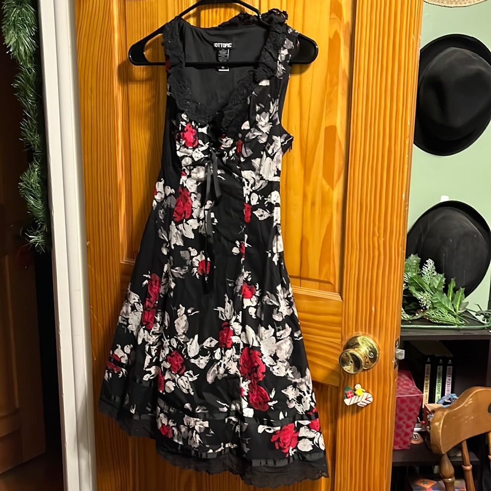 Hot topic black dress NWOT